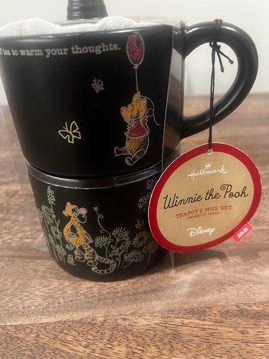 Winnie the Pooh pot and mug set