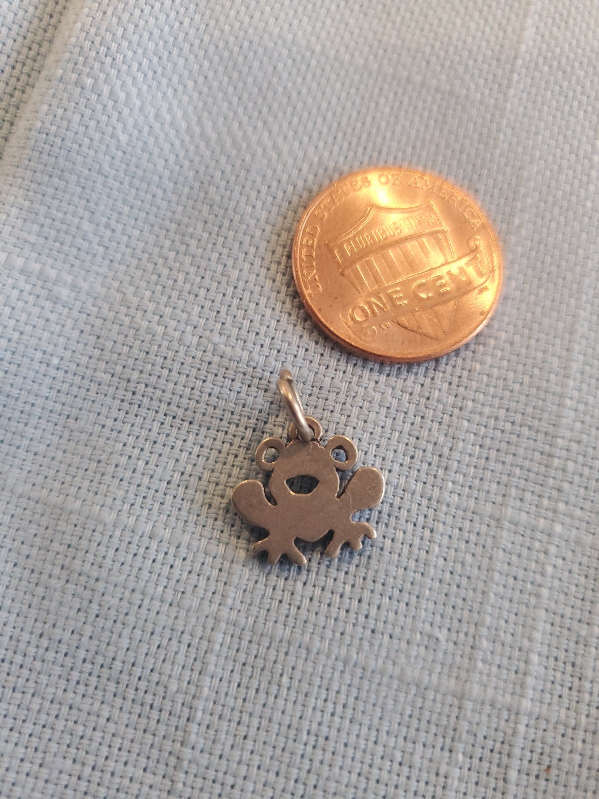 RETIRED James Avery Frog Charm. STERLING SILVER