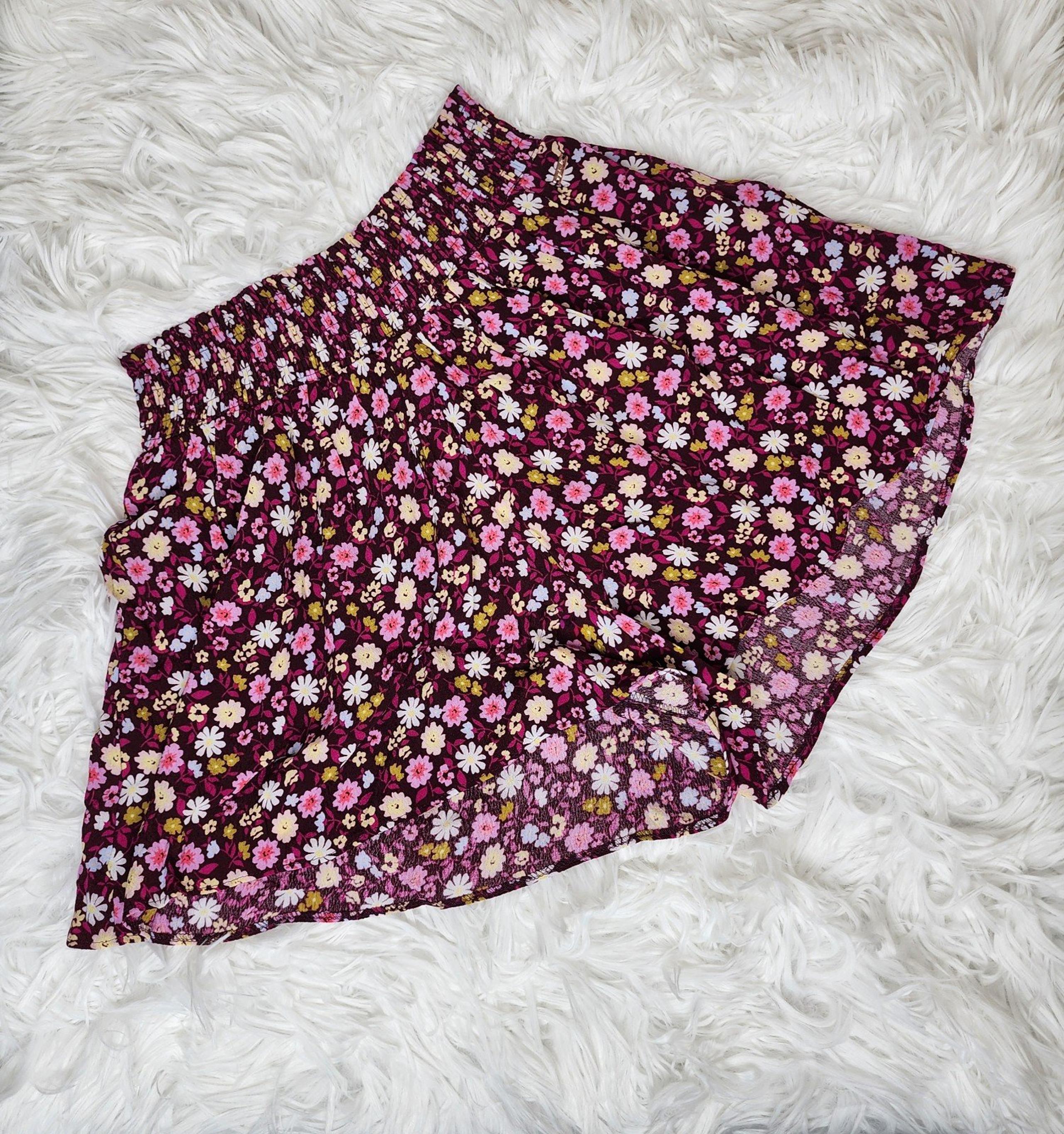 PINK Maroon Floral Flowy Pull-on Summer Shorts Size small