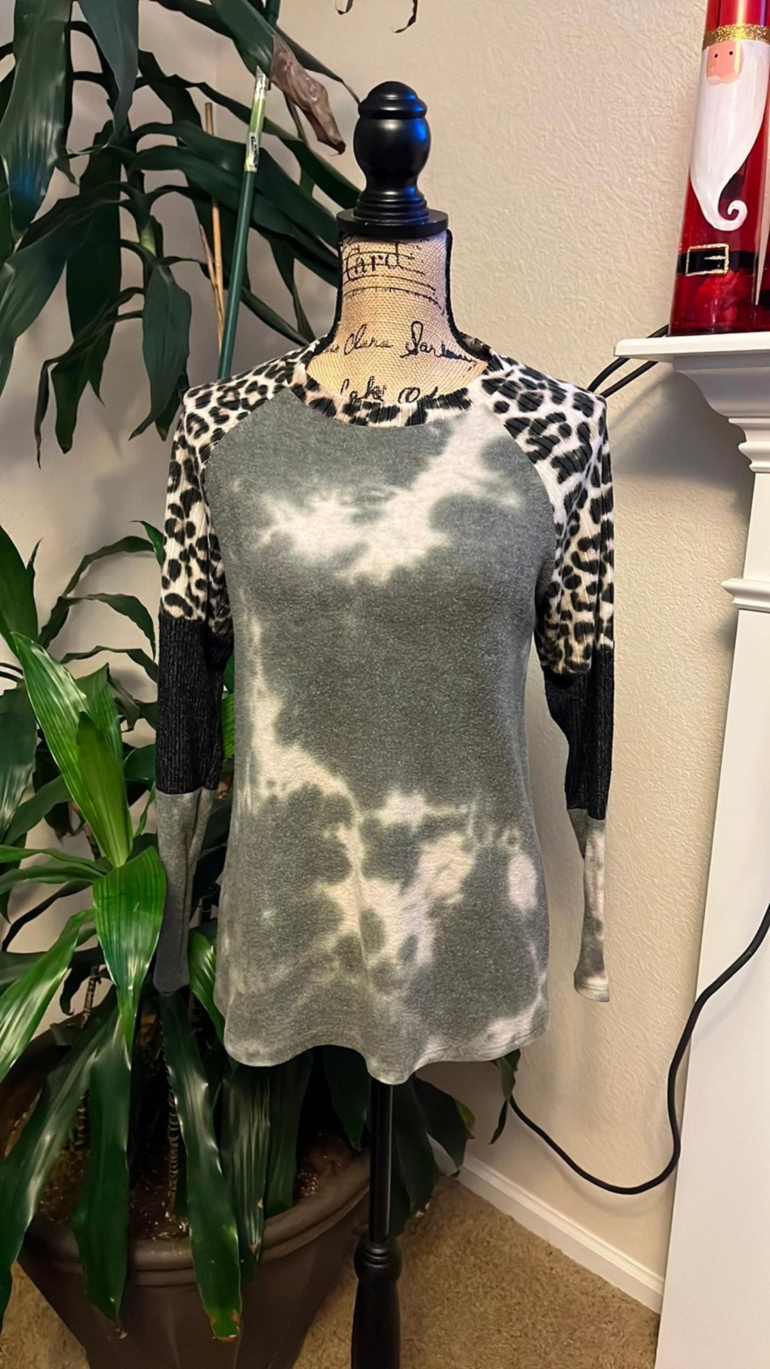 NWOT Vanilla Bay Sweater excellent no rips no tears no stains size M. No size ta