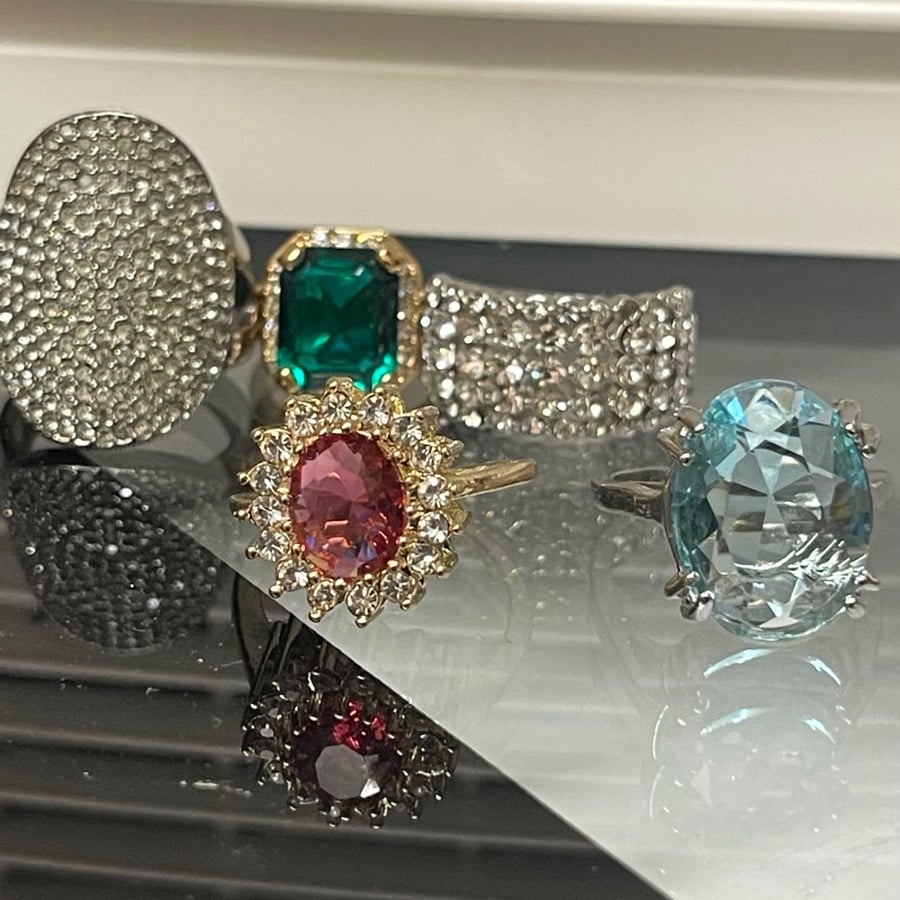 High quality rings (firm) we have a lot