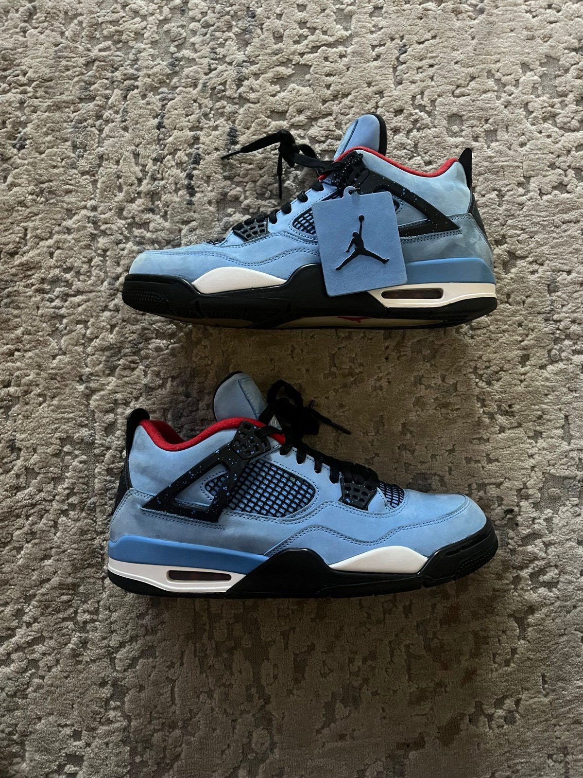 Jordan 4 Travis Scott