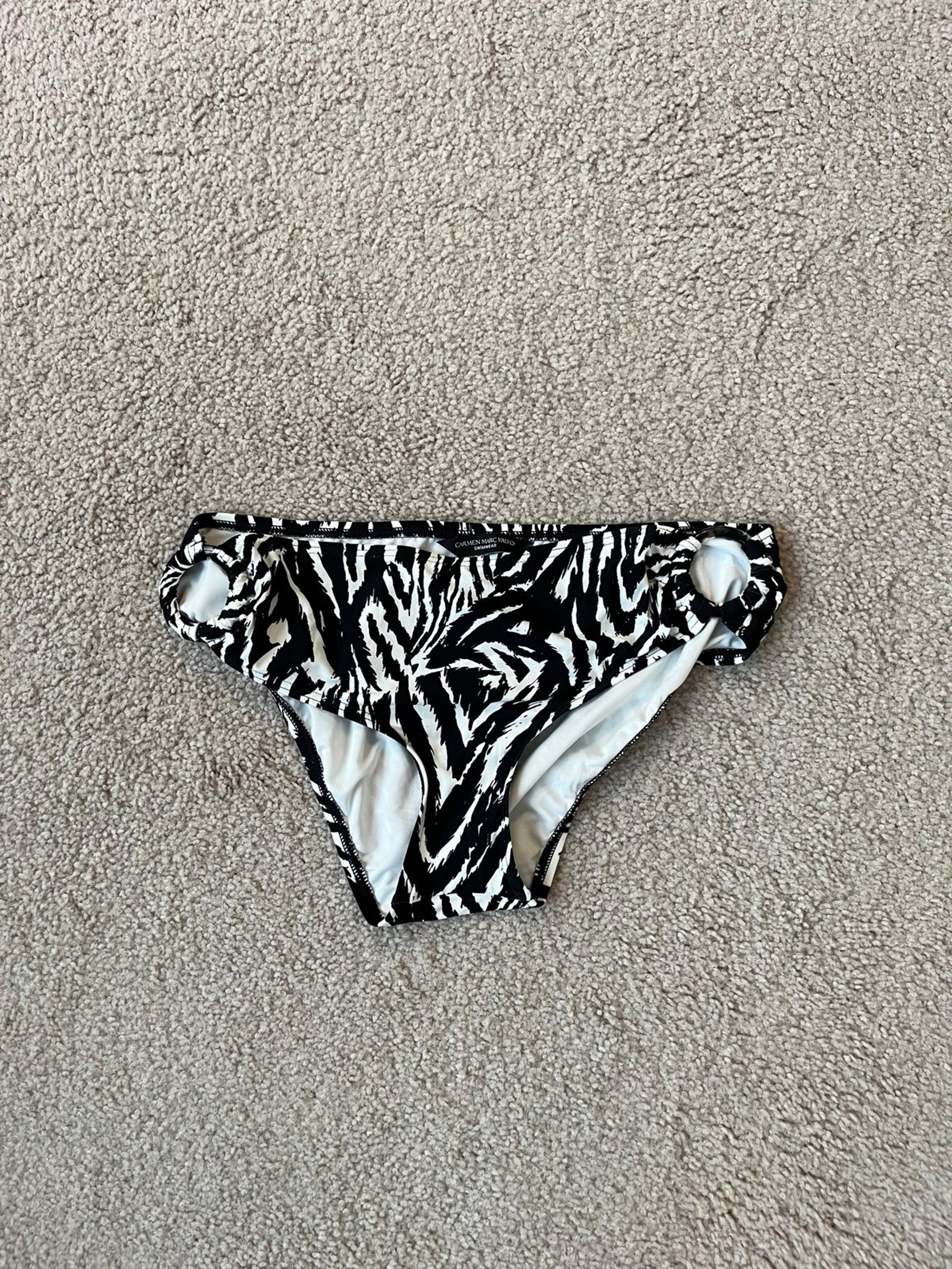 Carmen Marc Valvo Swimwear Women's Bikini Bottoms Size Medium