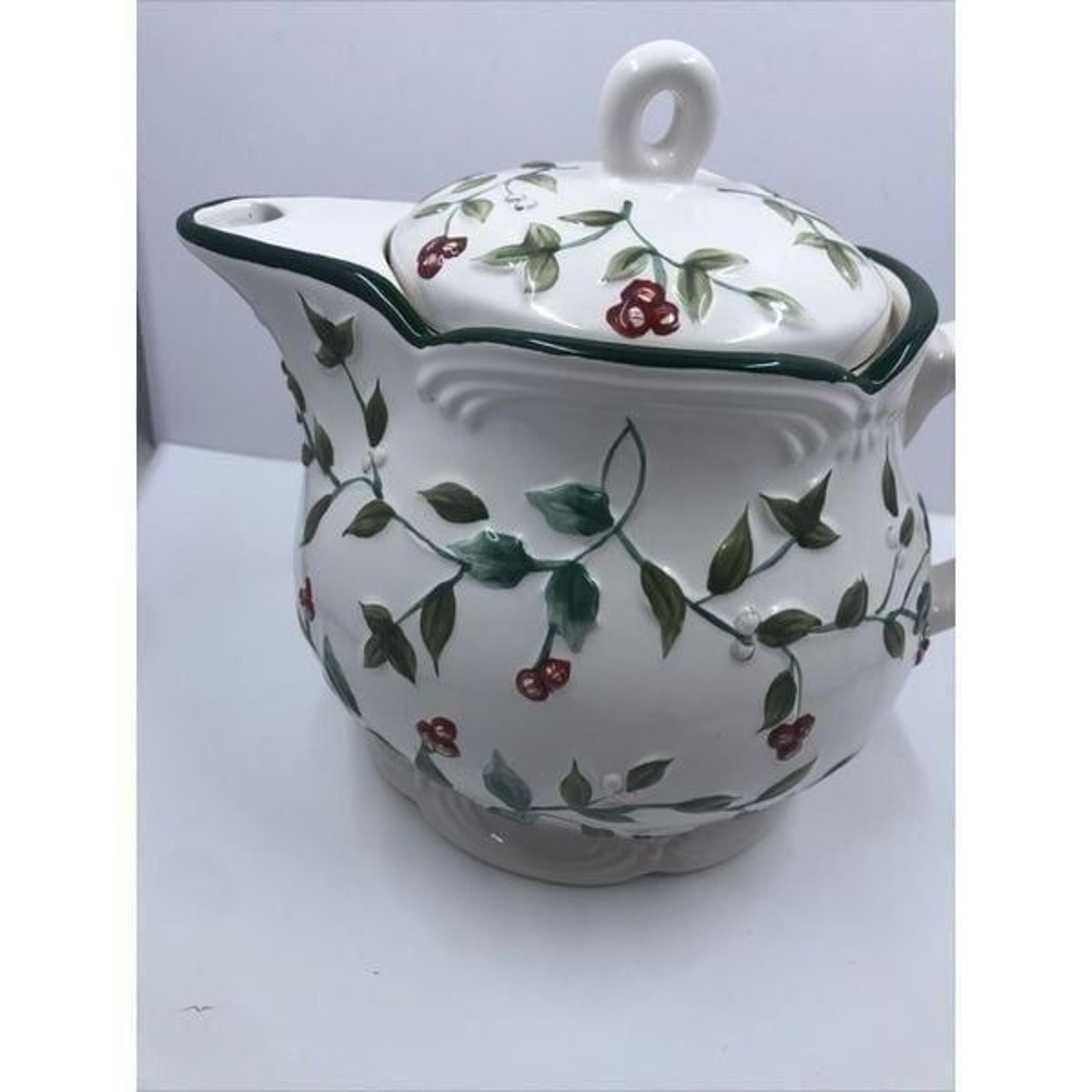 Pfaltzgraff Winterberry Tea Teapot Christmas Holiday Holly Berry w/ strainer