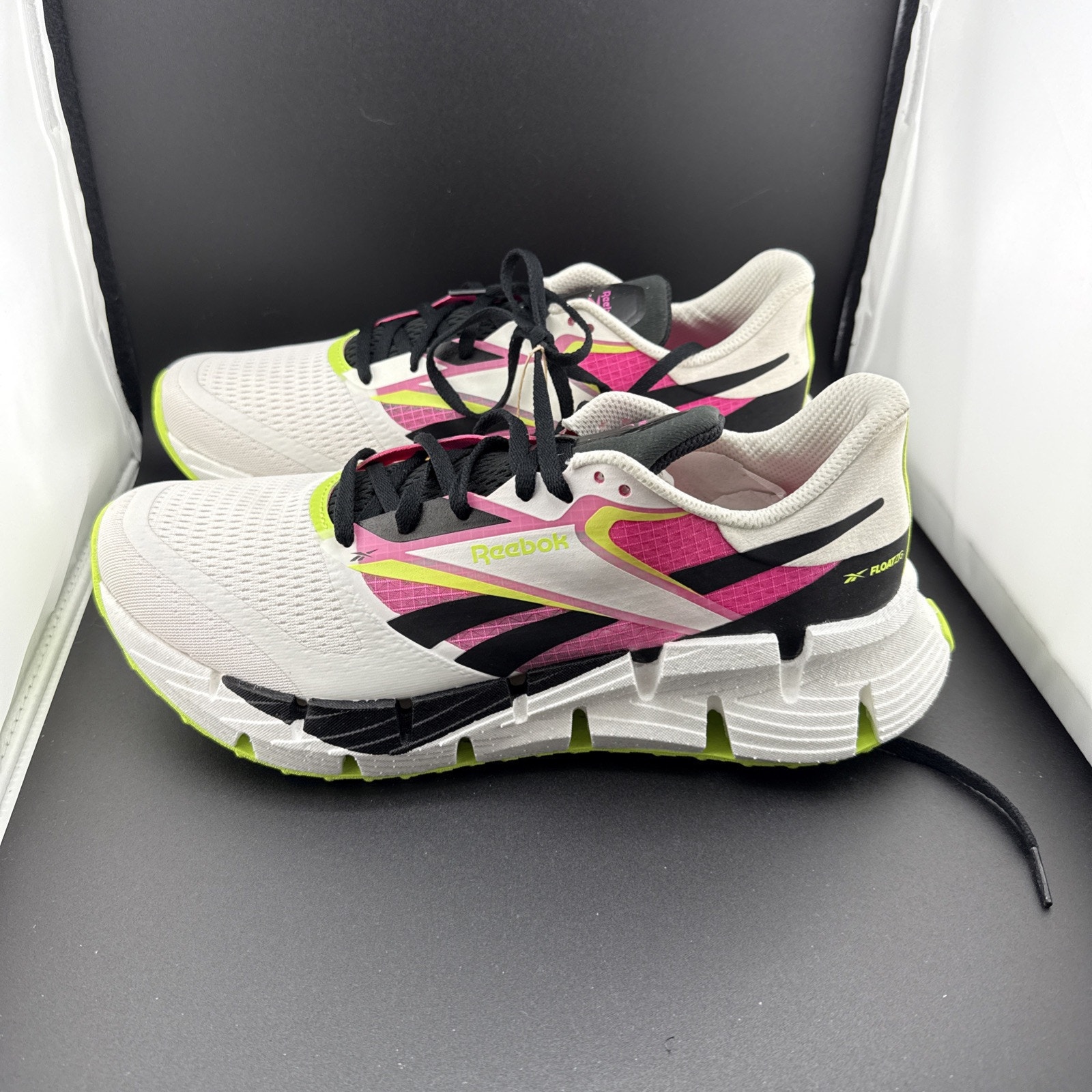 Reebok Women’s FloatZig 1 Shoes Sz 11 Chalk/Black/Laser Pink EUC