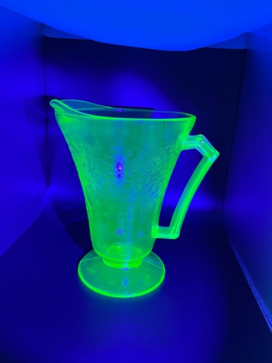Vintage Uranium Hazel Atlas Florentine Poppy Pitcher