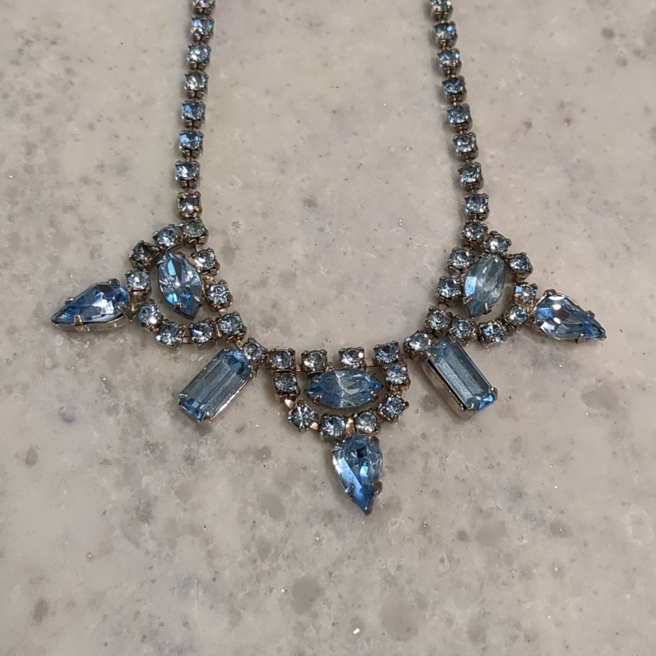 Gorgeous Vintage blue rhinestone necklace