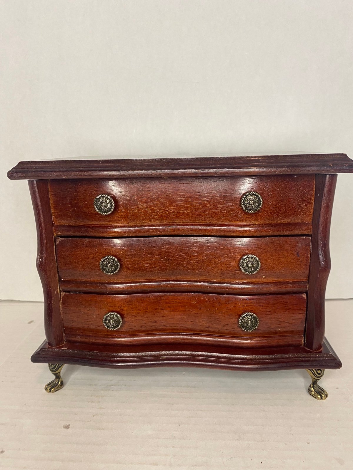 Jewelry box