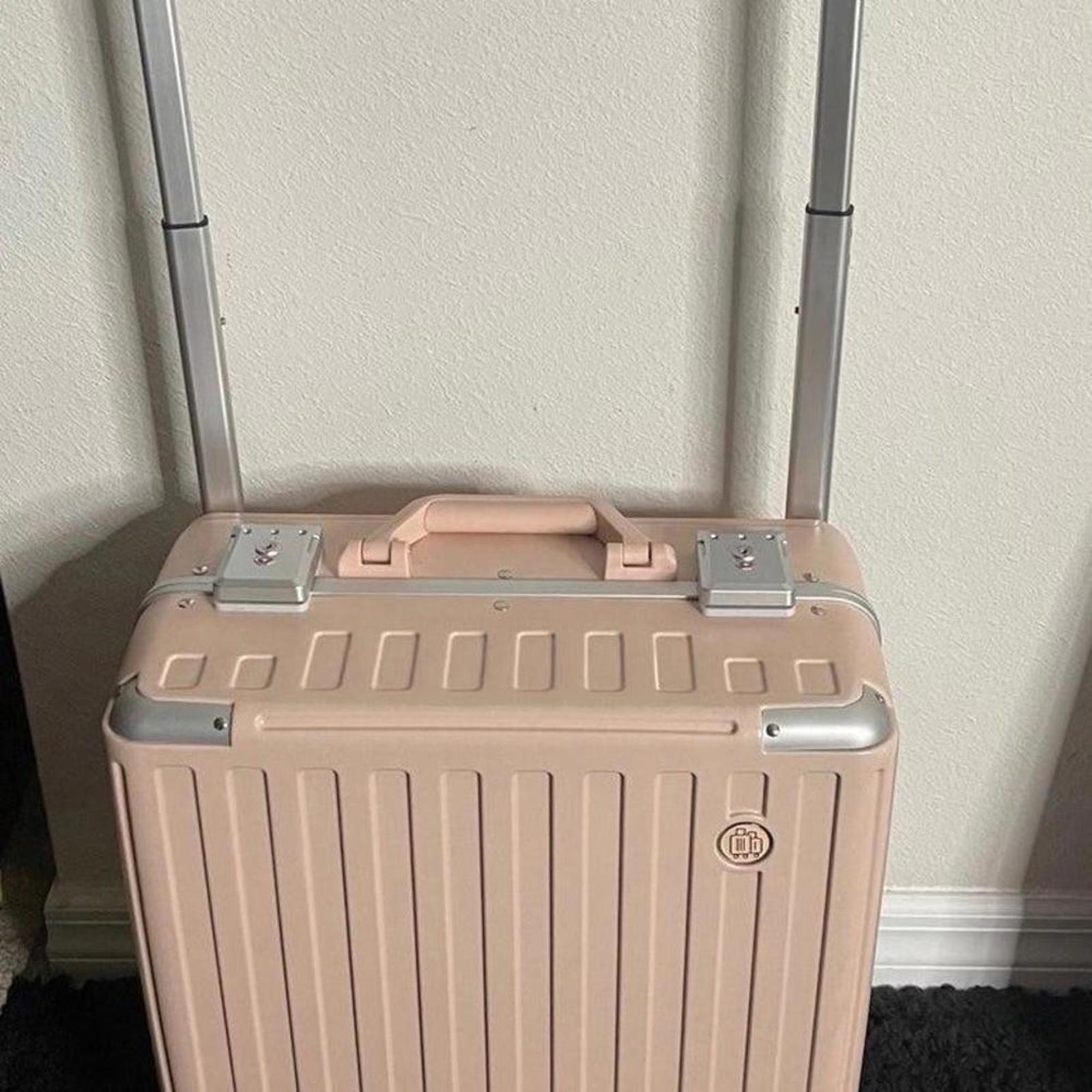 Somago Carry-On Luggage 18-Inch Hardside Spinner Lightweight Suitcase
