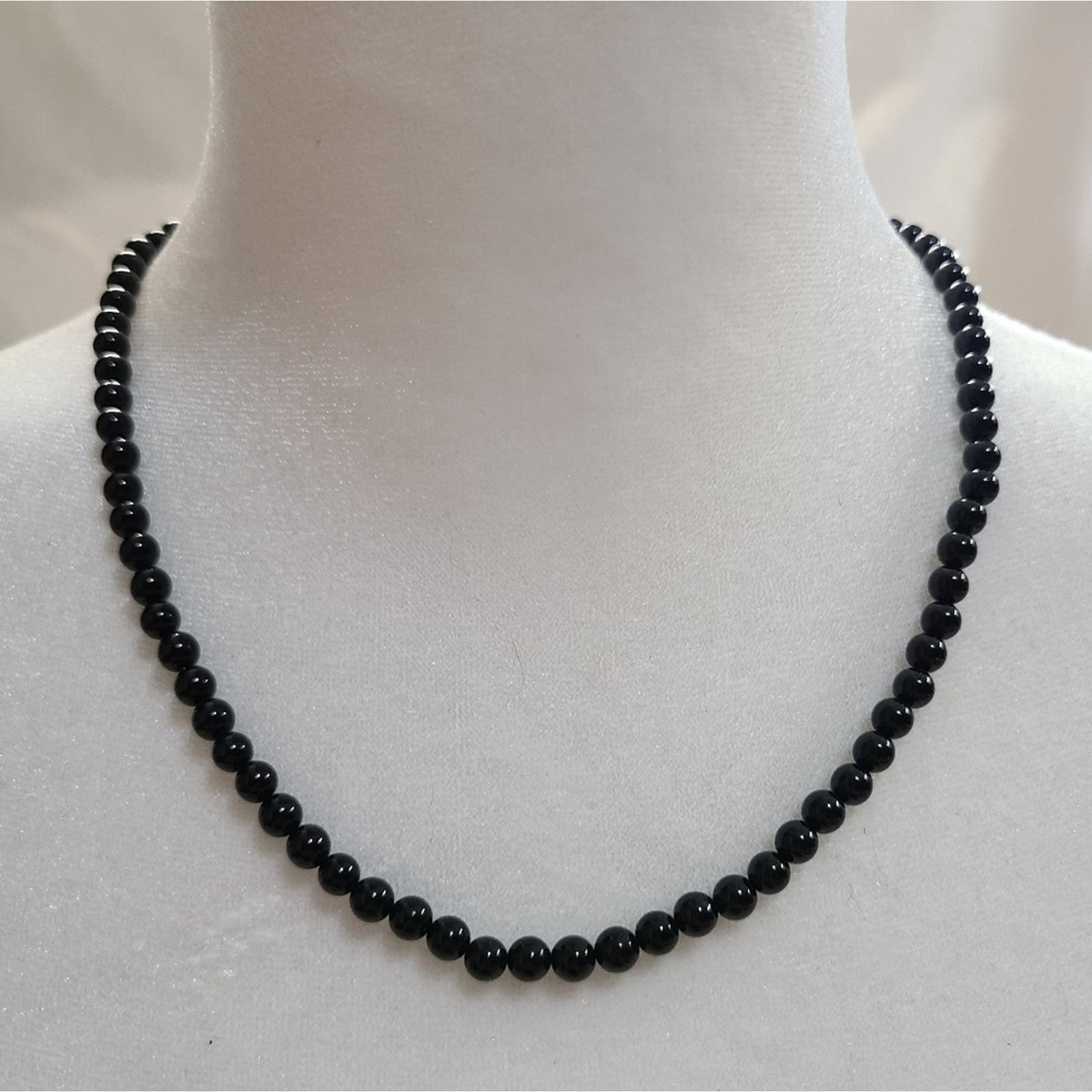 Vintage IWI 10K Black Onyx Beaded Necklace