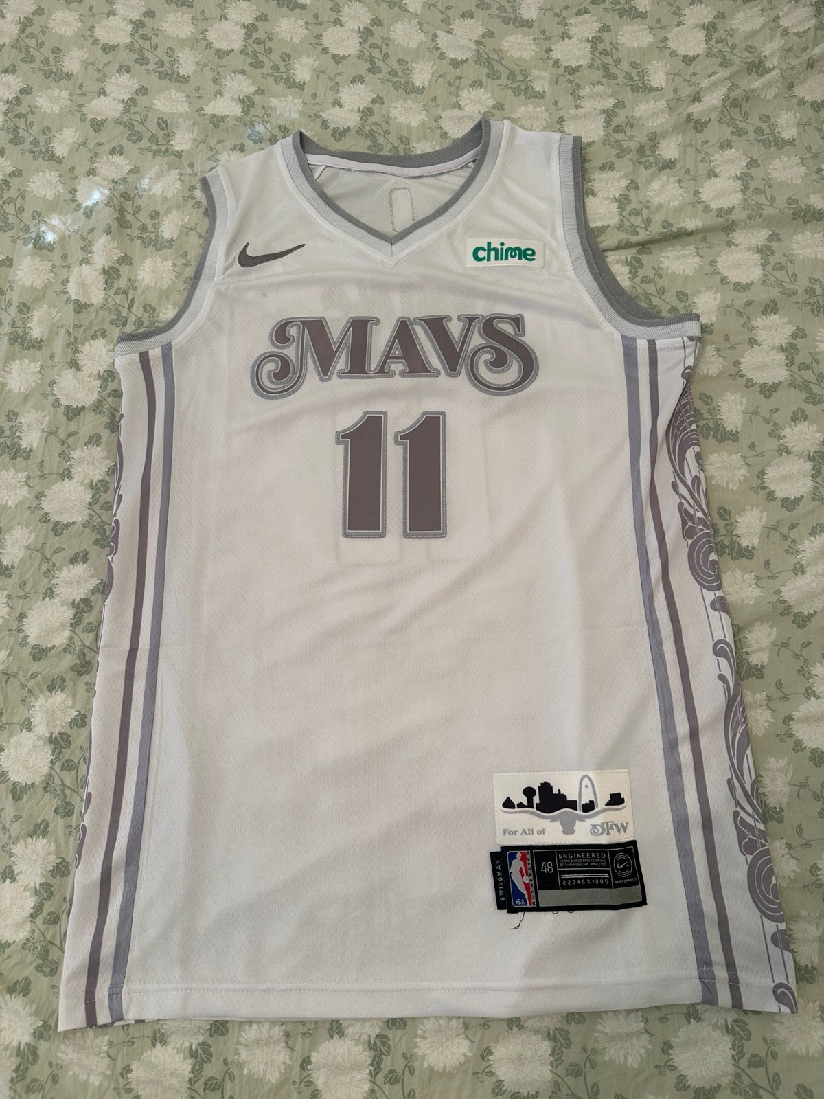 Kyrie Irving Dallas Mavs basketball jersey white