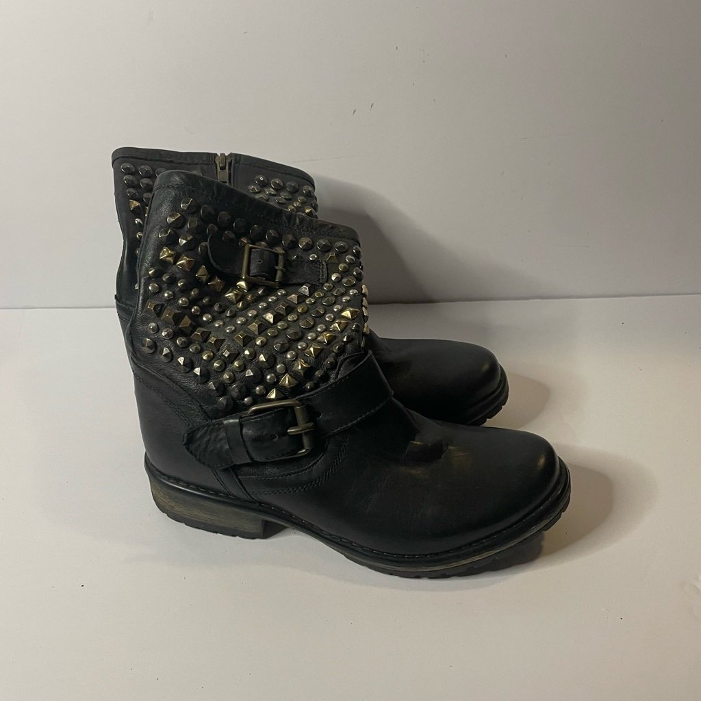 Steve Madden Marcoo studded black leather boots