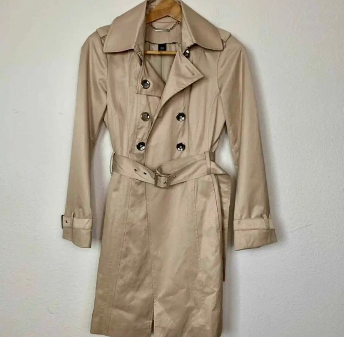 White House black market tan trench coat with belt