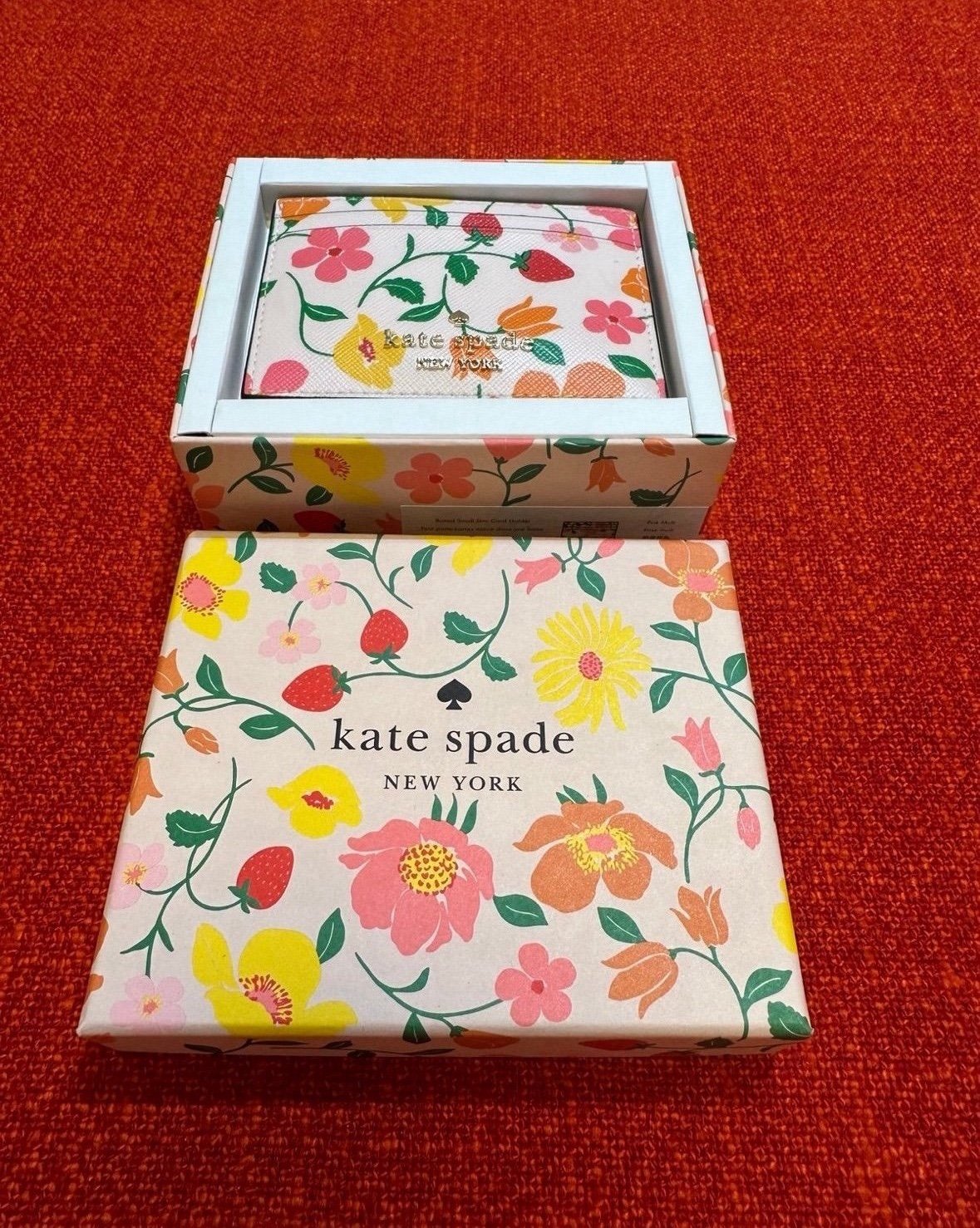 NWT Kate spade KG628 Strawberry Garden Small Slim Card Holder