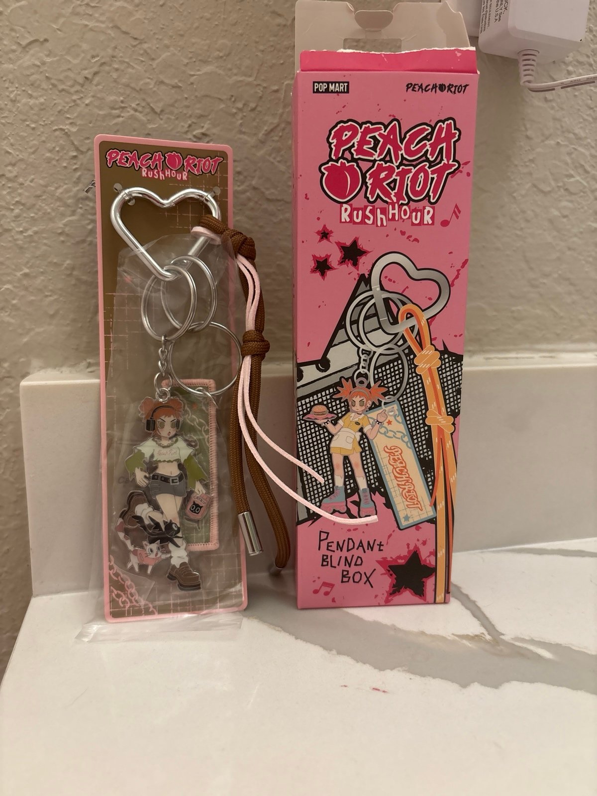 Peach riot pendant blind box Keychain Gigi cat walker