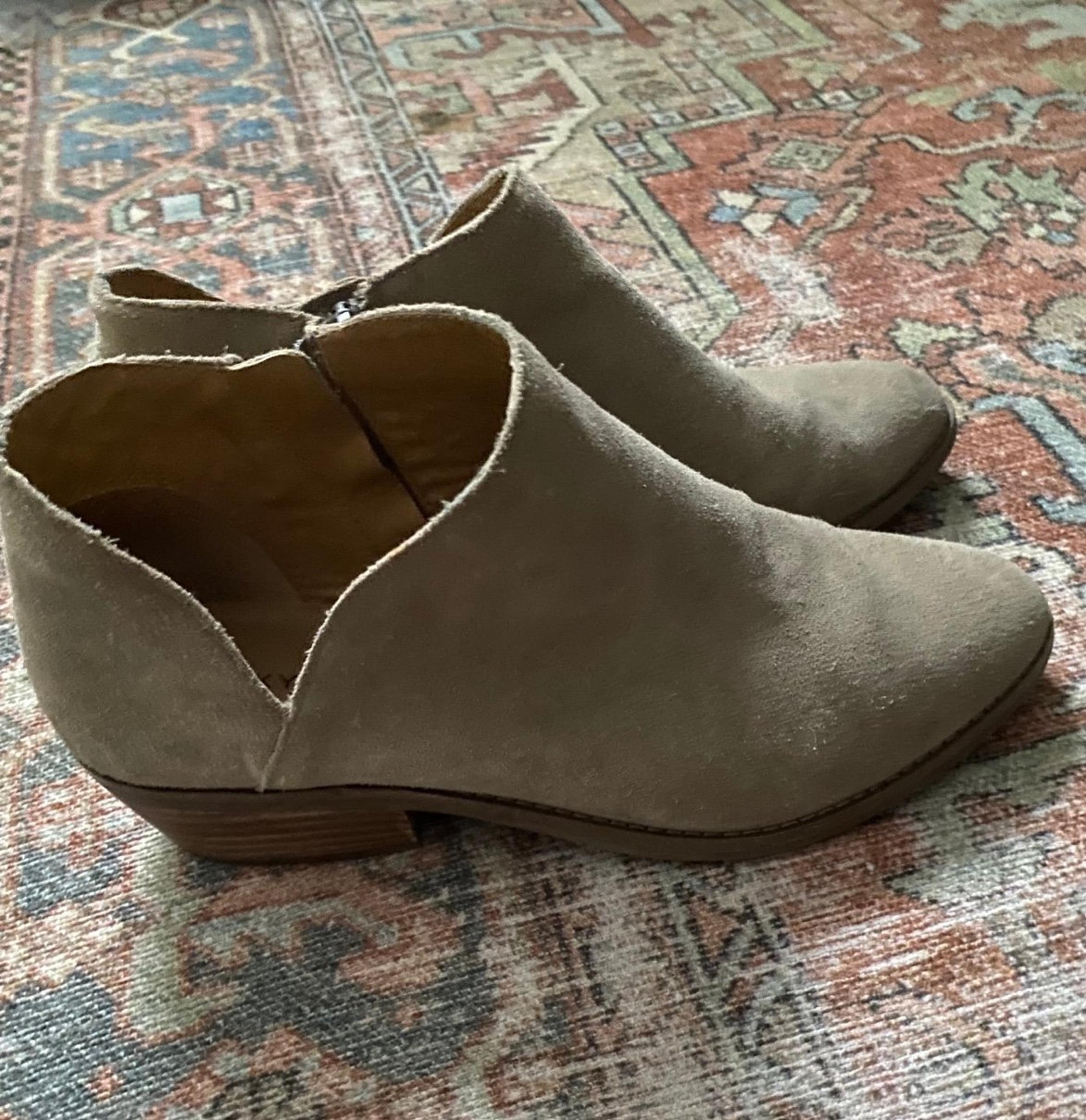 Lucky Brand Boots Womens 8 M Frankela Ankle Bootie Beige Suede