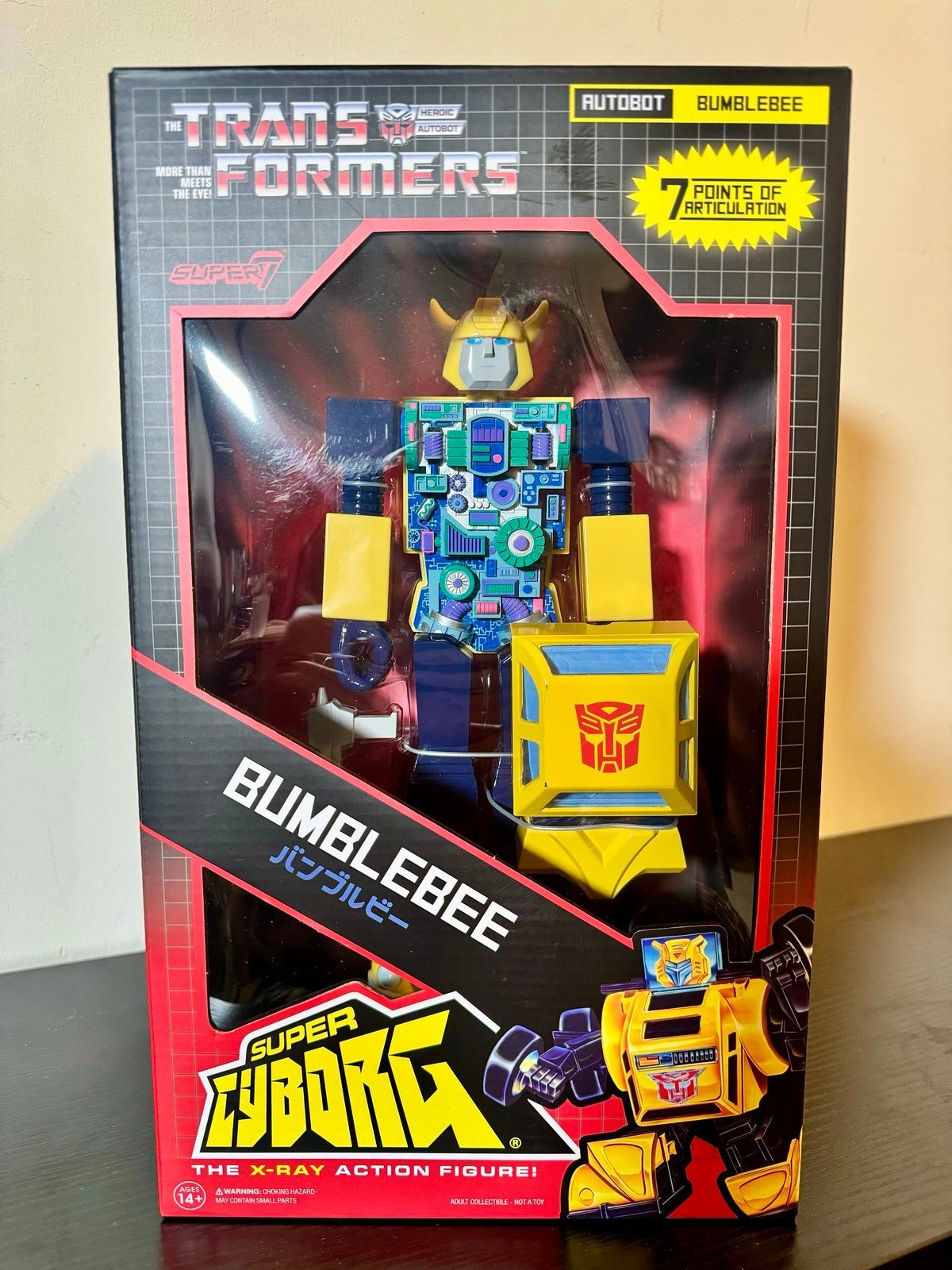 Transformers Bumblebee Super Cyborg (G1 Full Color) - 10 Transformers (Super7)