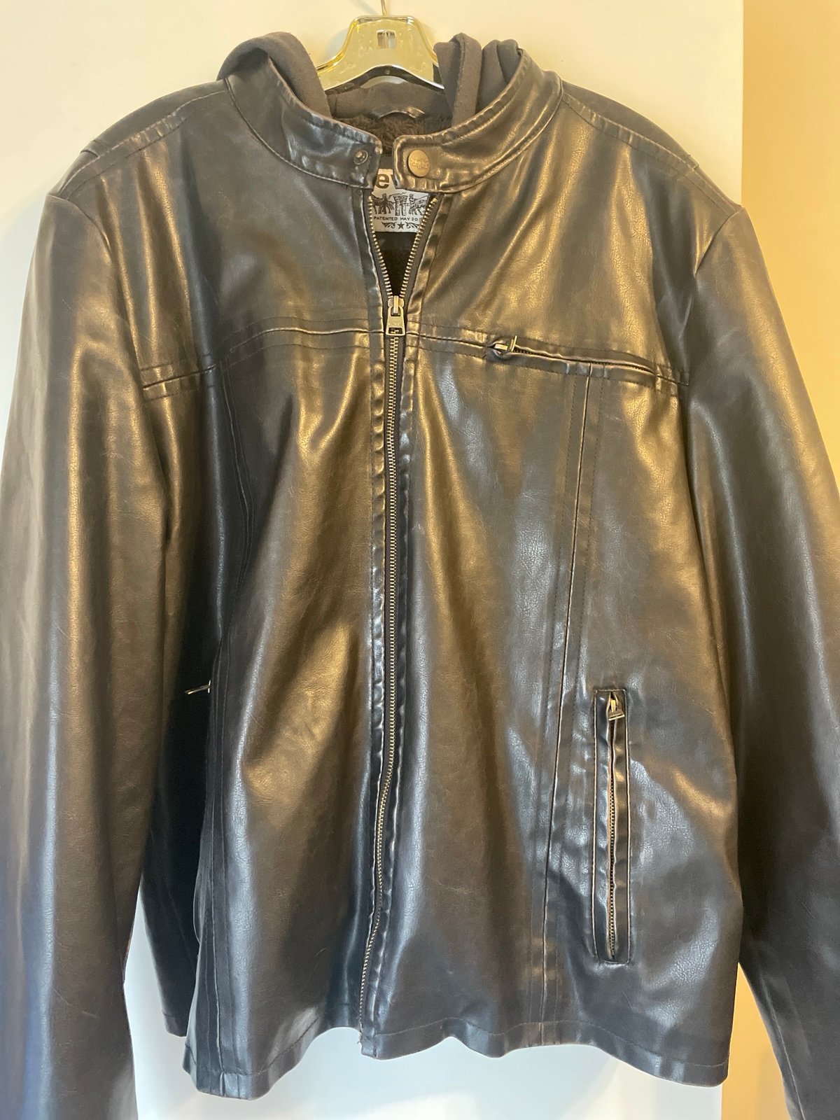 Men’s Levi’s Vinyl (faux leather) jacket. Lined. Size XL Dark Brown