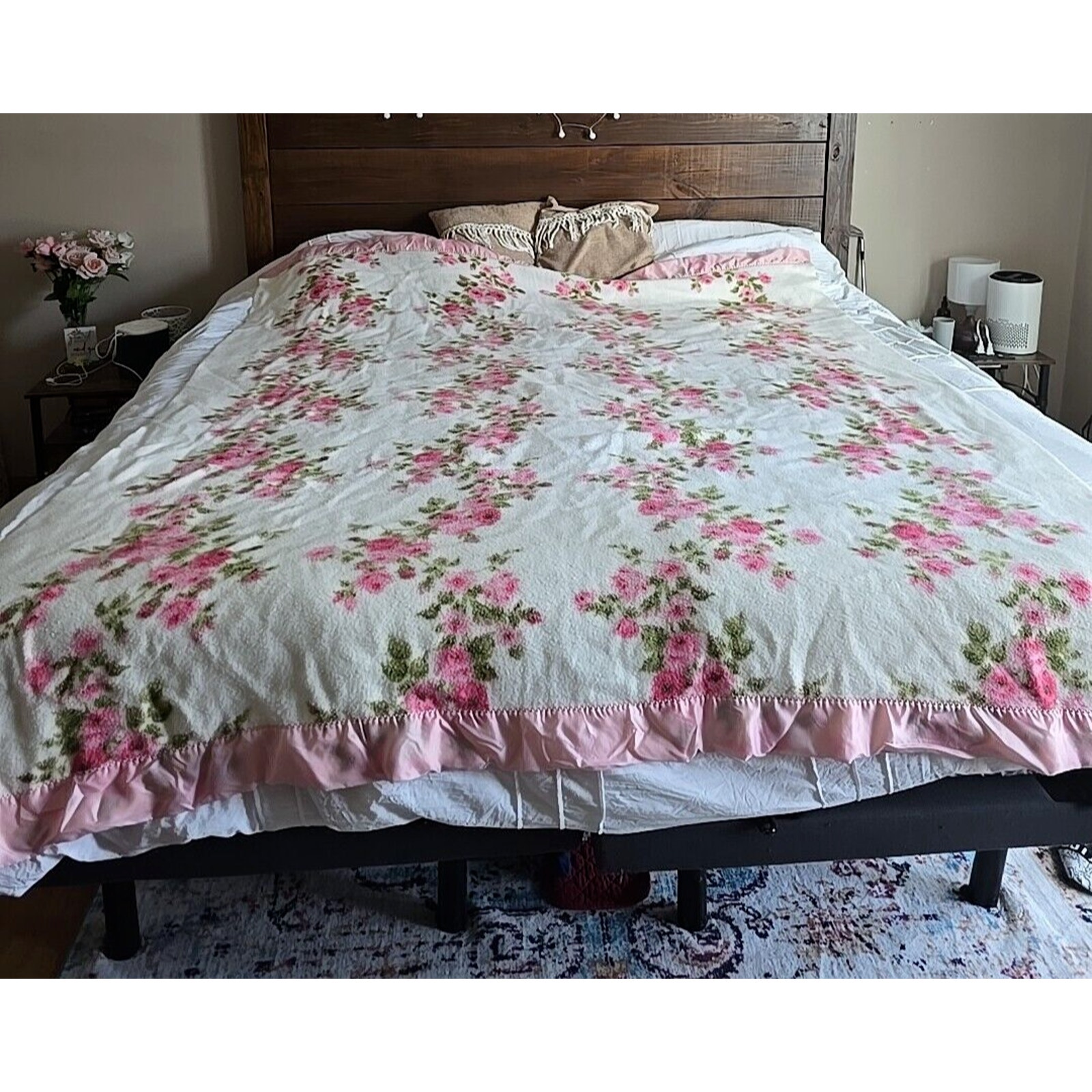 VTG White Pink Floral Fleece Cottagecore Tapestry Afghan Throw Blanket 83 x69