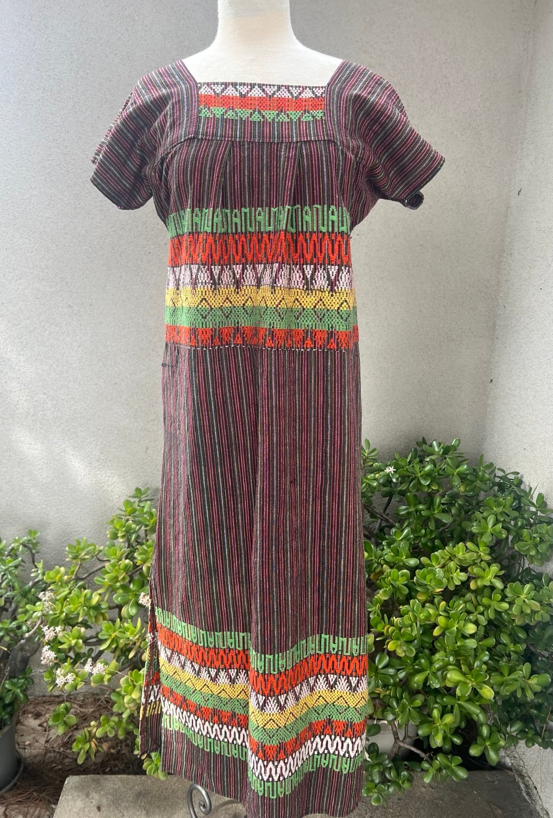 Vintage boho Guatemalan midi dress multicolor short sleeve embroidered Sz S.