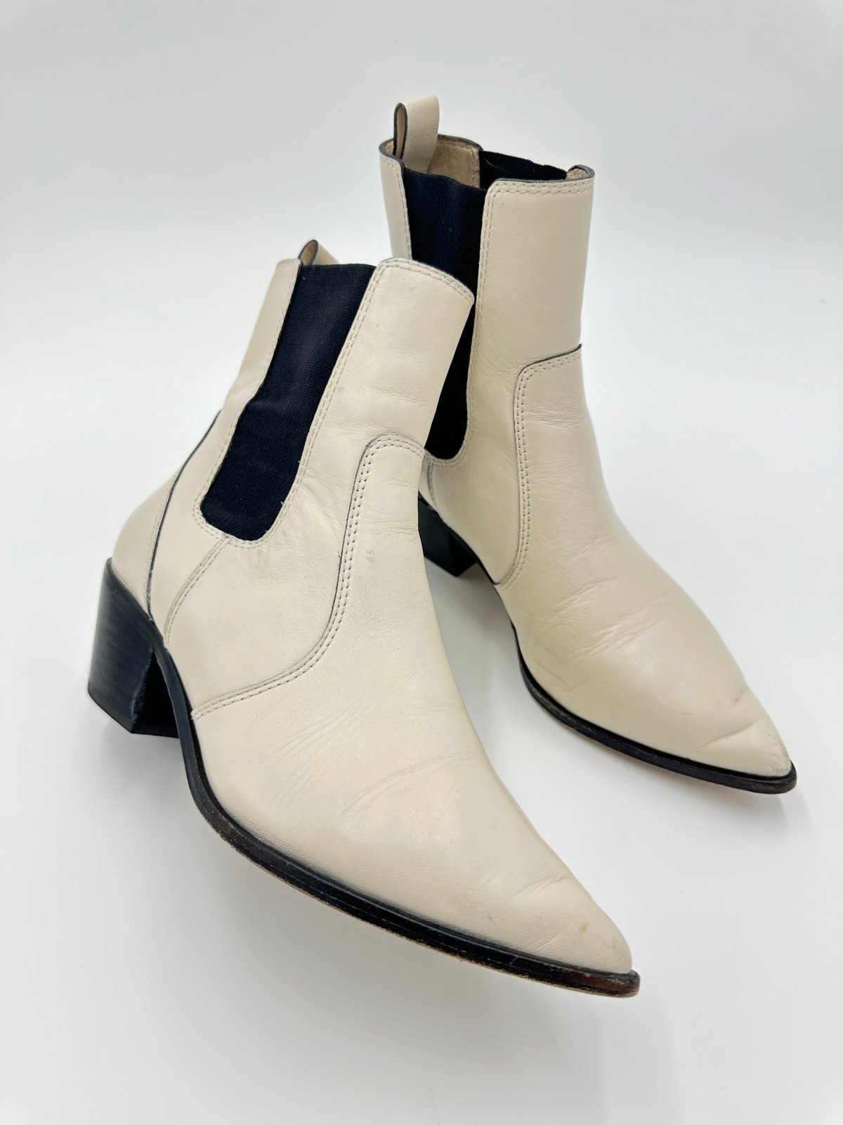 Paige Willa Cream Leather Chelsea Bootie size 7 ivory western style boots