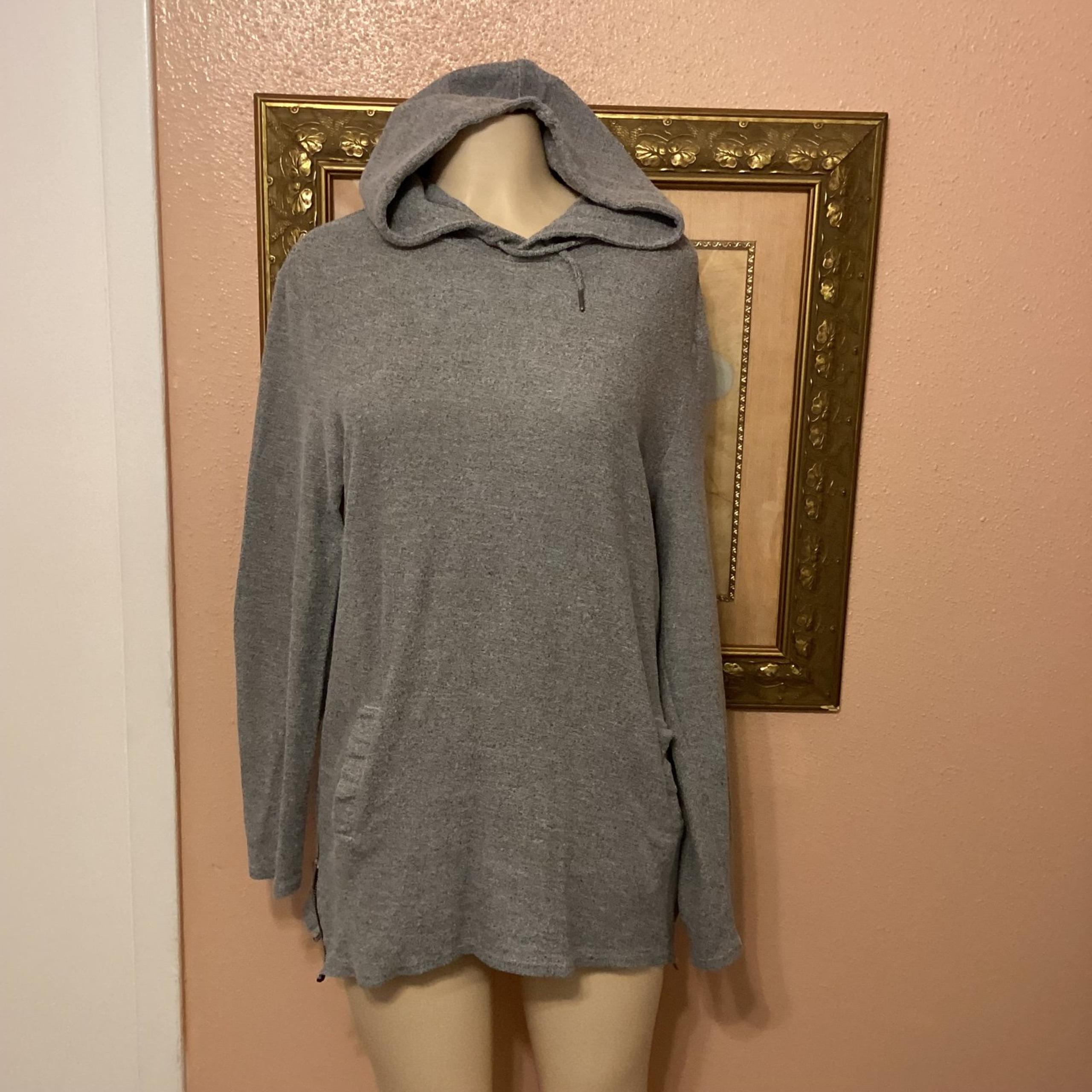 PacSun Hoodie Gray  Long  Sleeve  Scalloped  Fit  Sweatshirt Size Medium