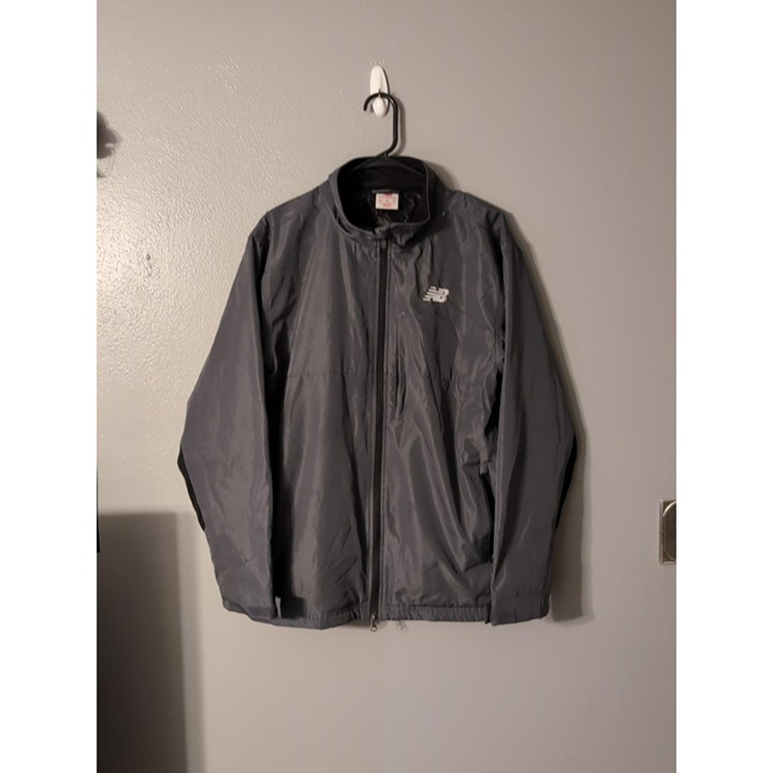 New Balance Gray Full Zip Men's Jacket Size M Zip Pockets