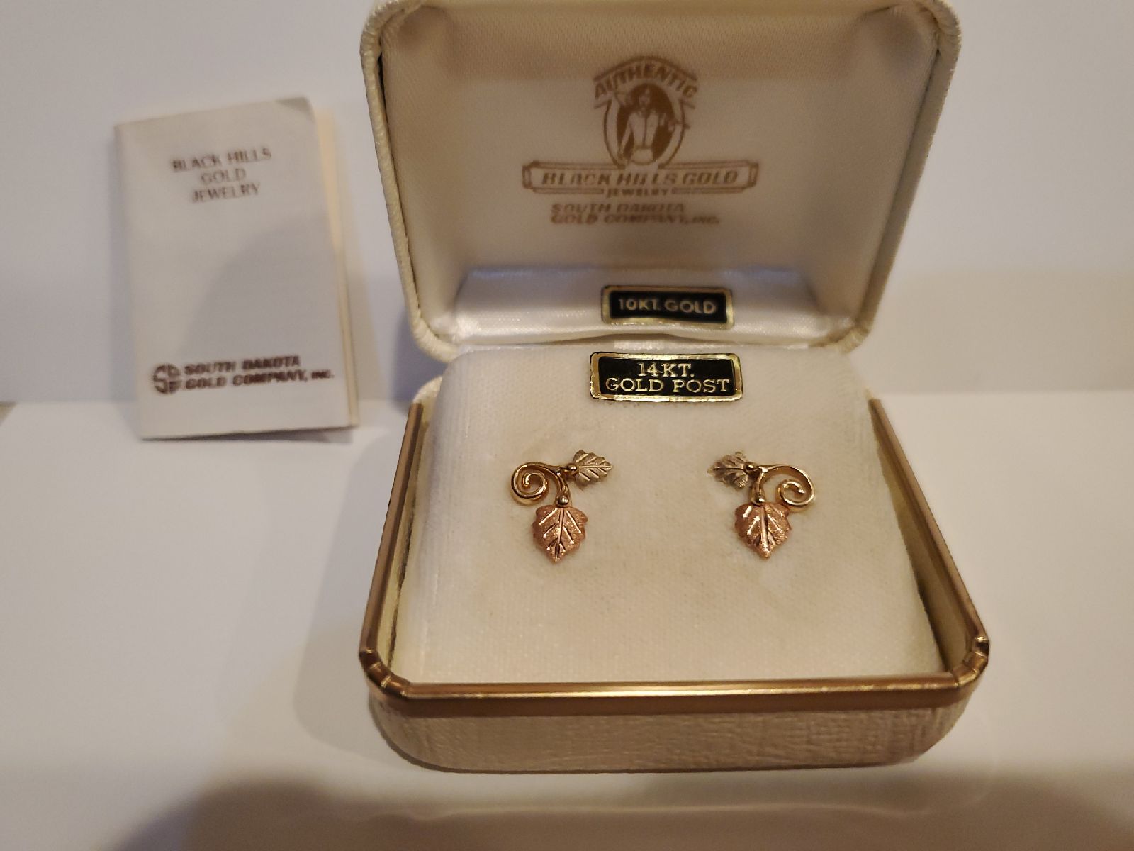 Beautiful 10k Black Hills Gold Earrings, 14k posts. New in Original packaging. 1