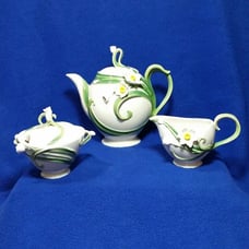 Garden Party Narcissus Teapot With Sugar Bowl and Creamer Set Two's Company