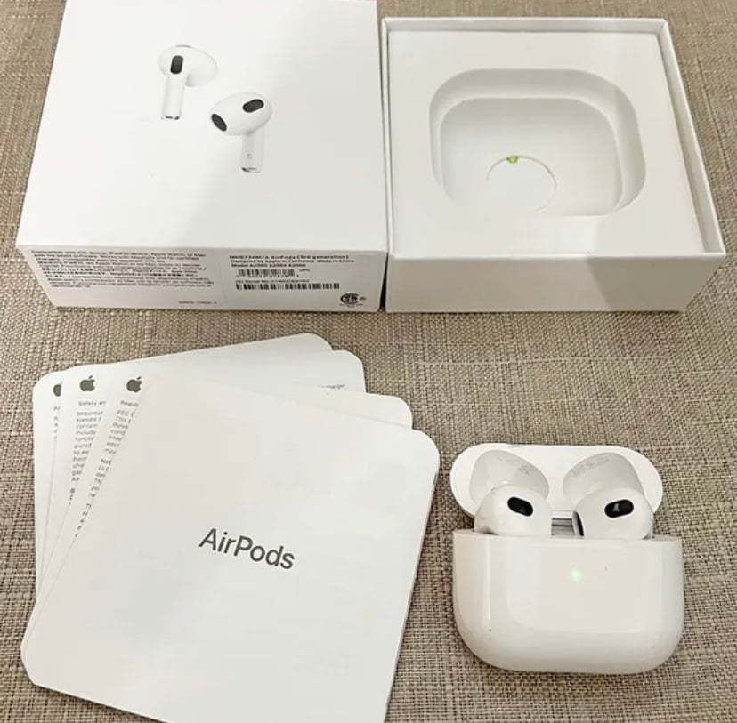 AirPods Bluetooth head phones new