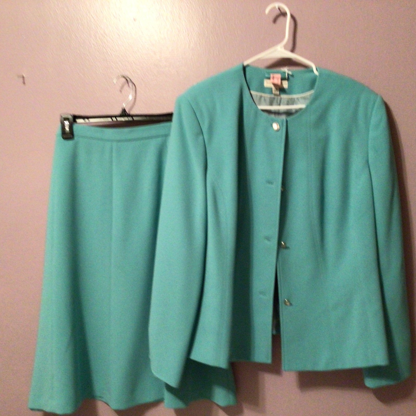 Ladies 2 piece turqious skirt set size W20