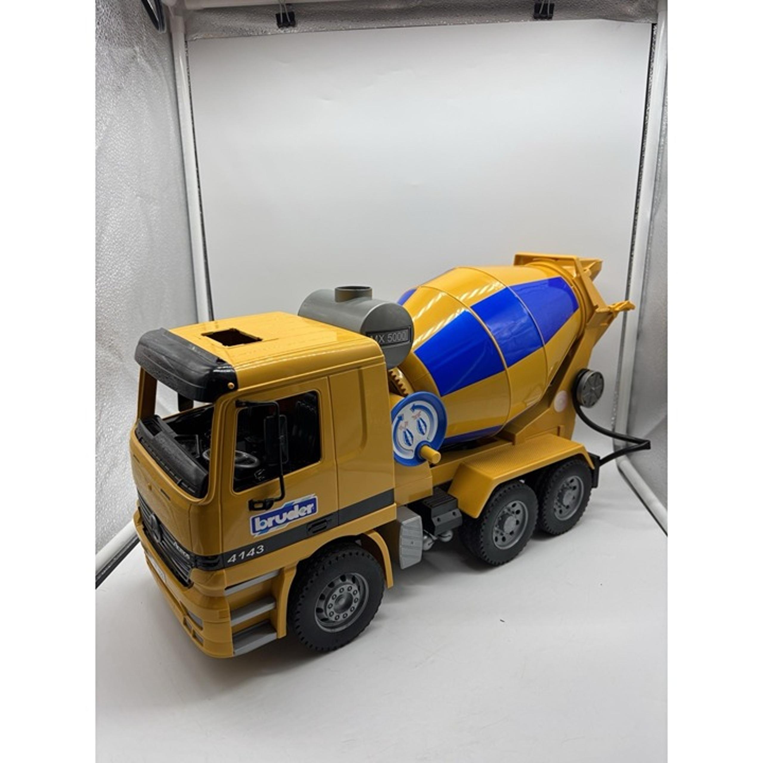 Bruder MX 5000 Cement Mixer Truck 4143 Construction Vehicle  Mercedes Germany