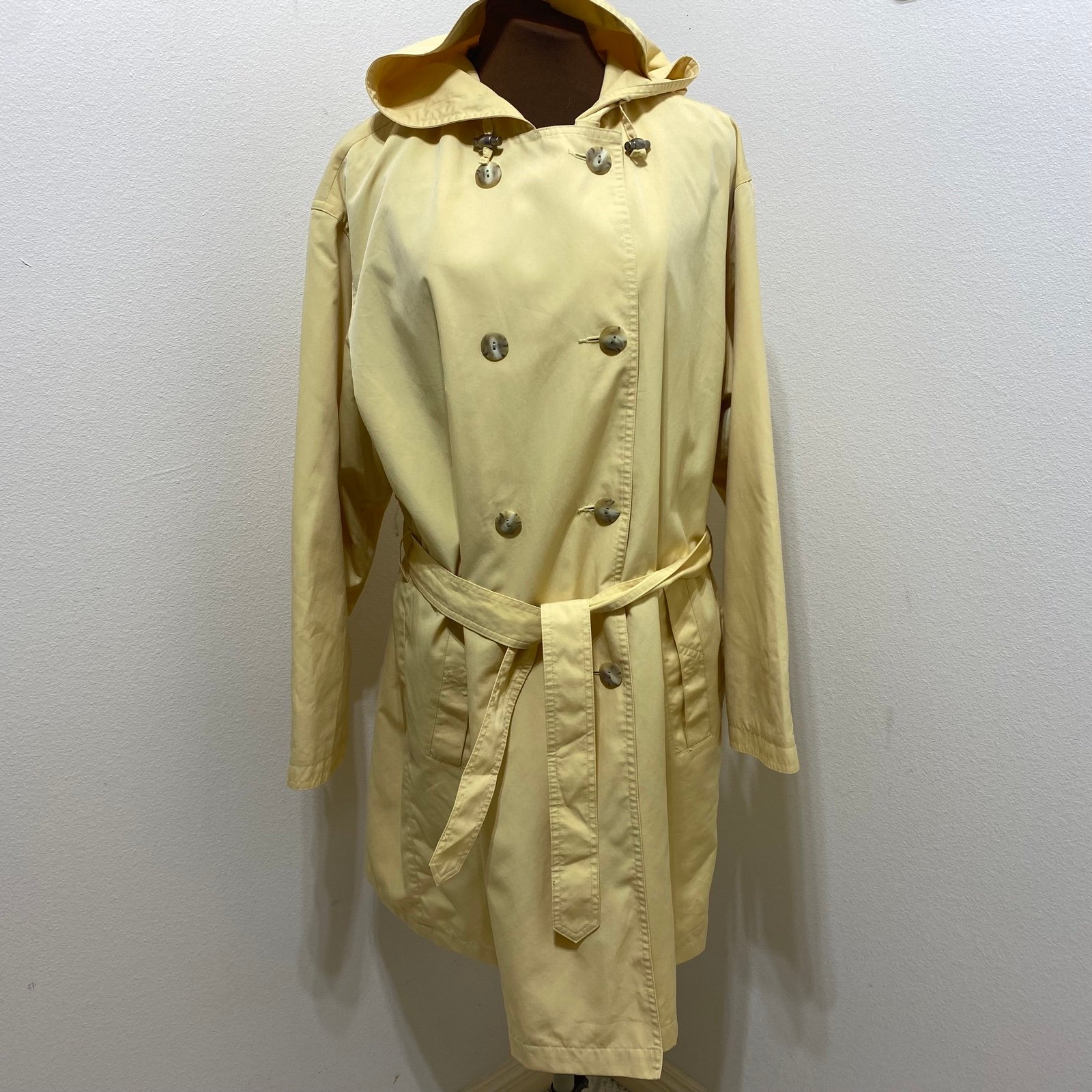 Woman's Size Large L.L. Bean Yellow Rain Trench Coat with Hood