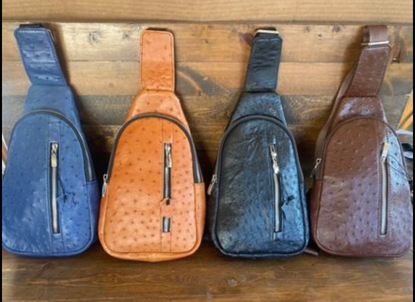 Ostrich crossbody bag / Bolsos de avestruz