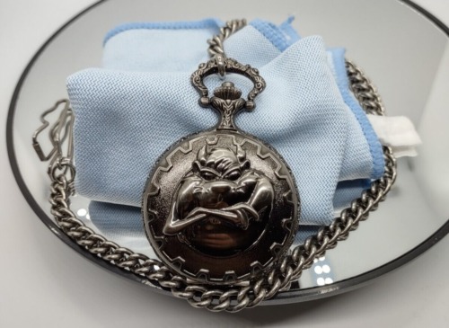 Armitron Tazmanian ACME Silver Pocket Watch 1997 - Excellent condition - Works