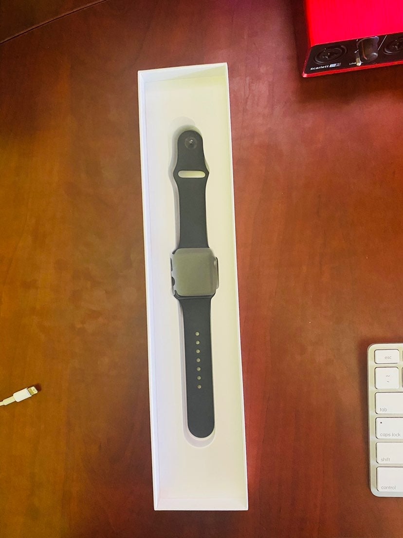 Apple Watch Series 3 38mm Aluminum