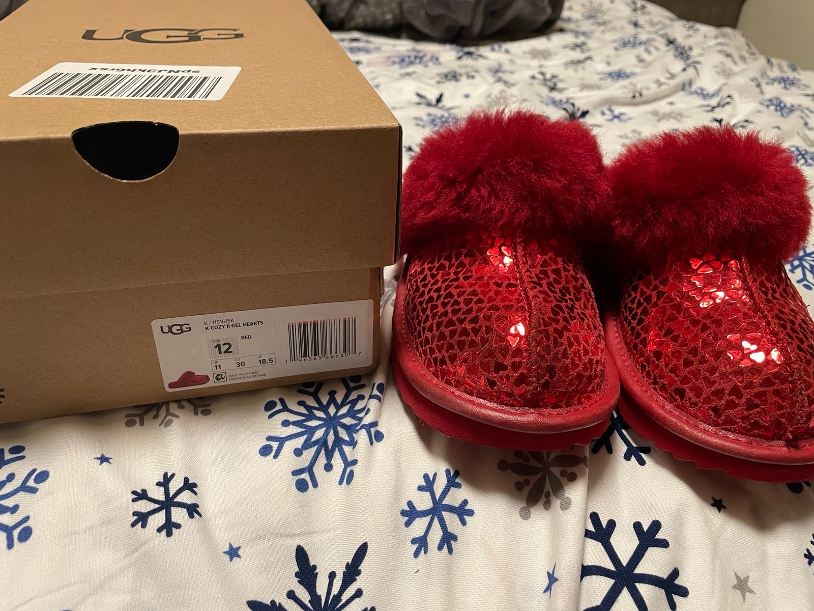UGG K cozy 11 gel hearts. Red girls size 12 slide on slippers w box