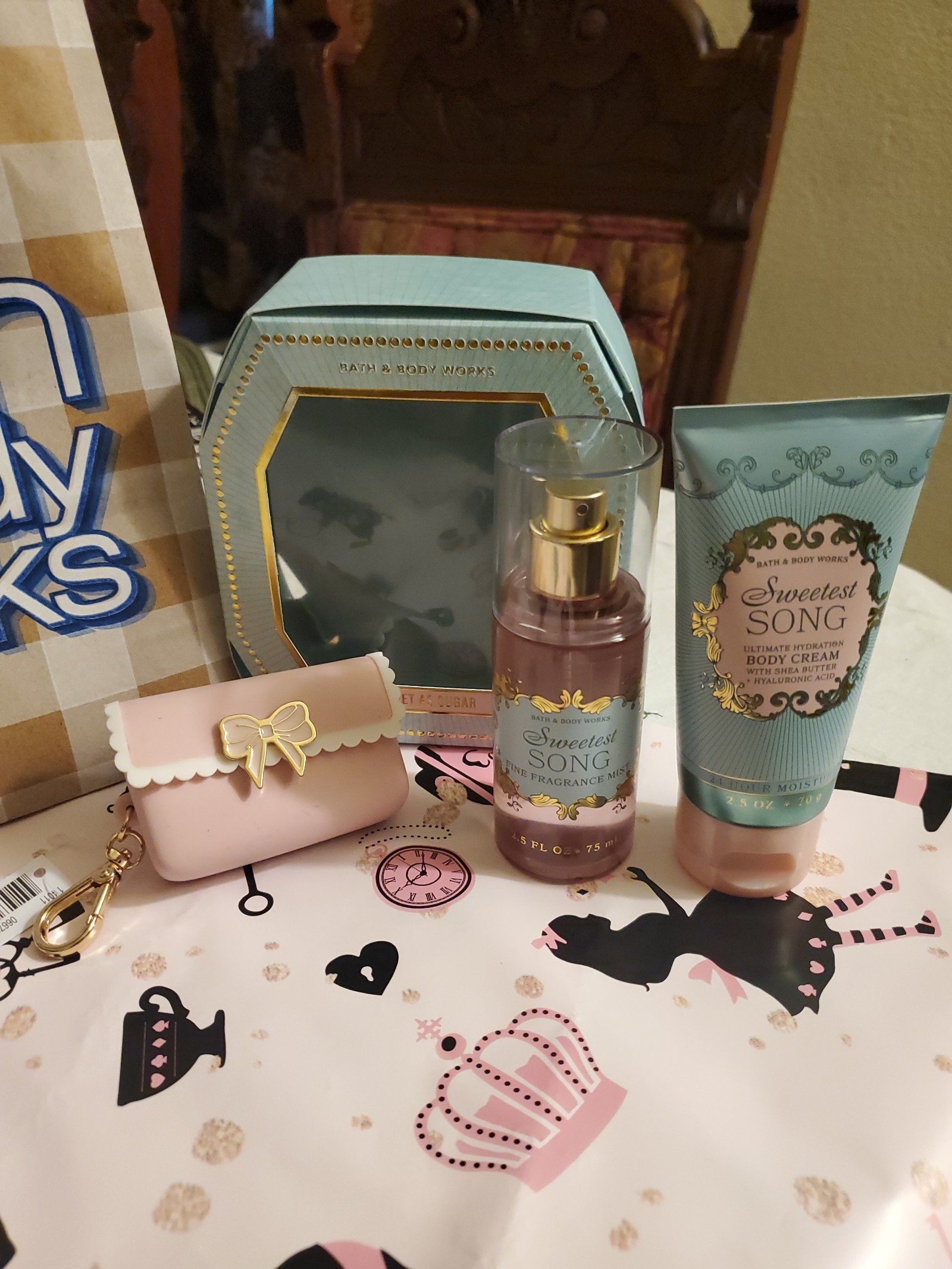 Bath & Body Works Pink Bow Pocketbac & Body Cream +Fragrance Mist Set