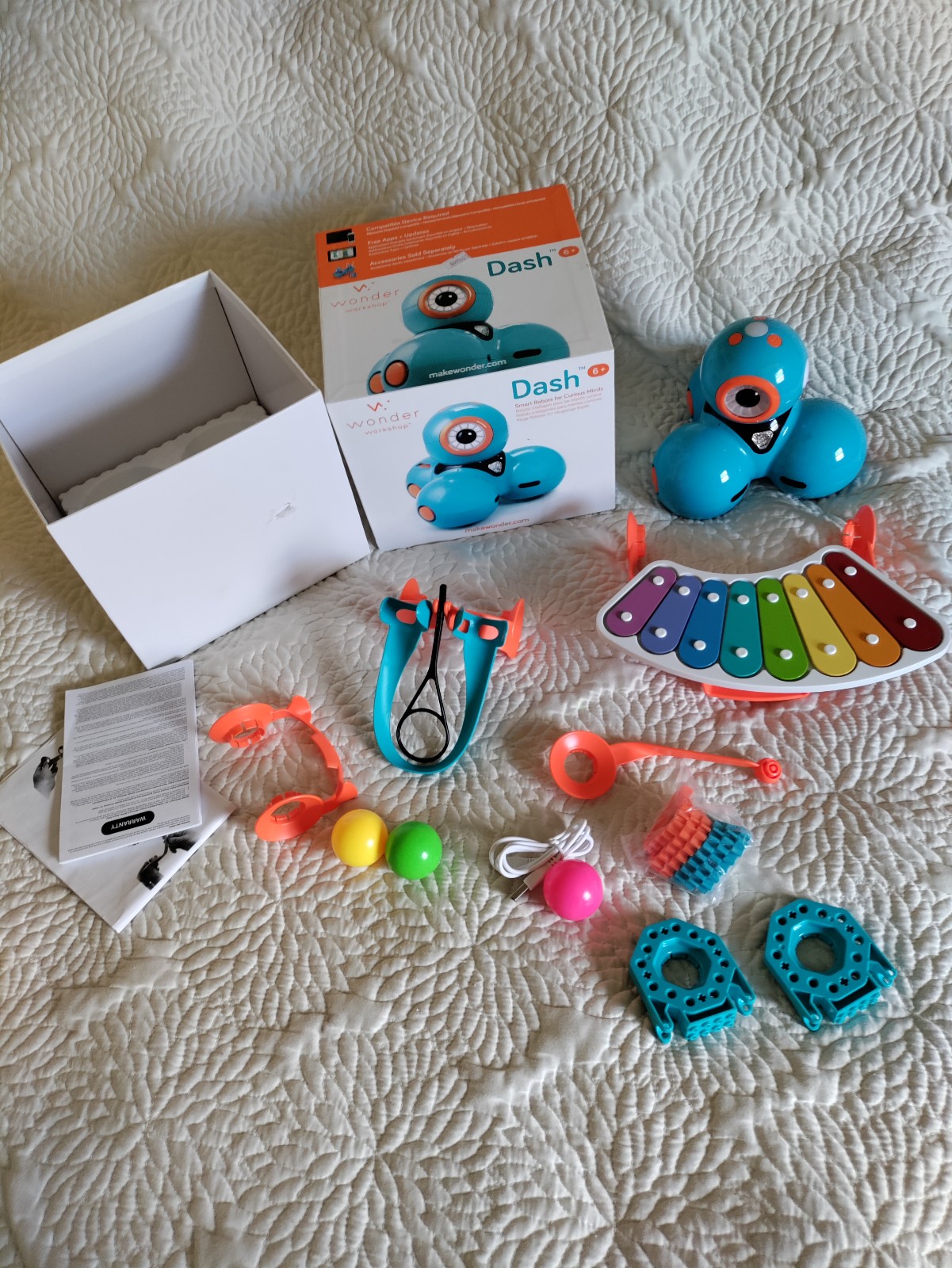 Dash Robot and Accessories