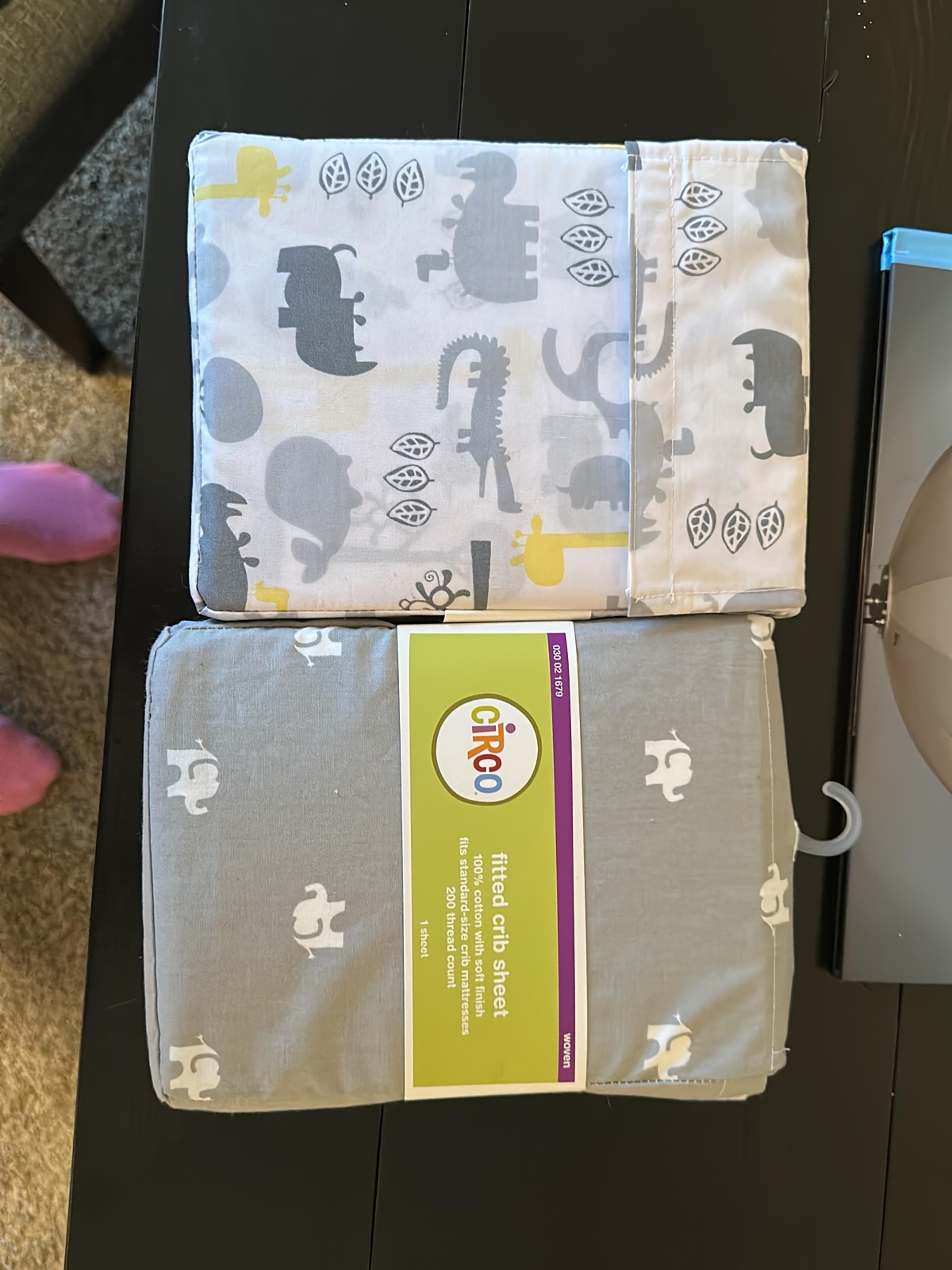 Fitted crib sheets