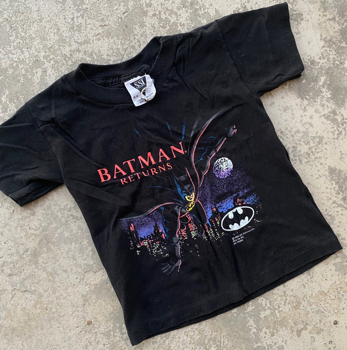 1992 Batman Returns tee.