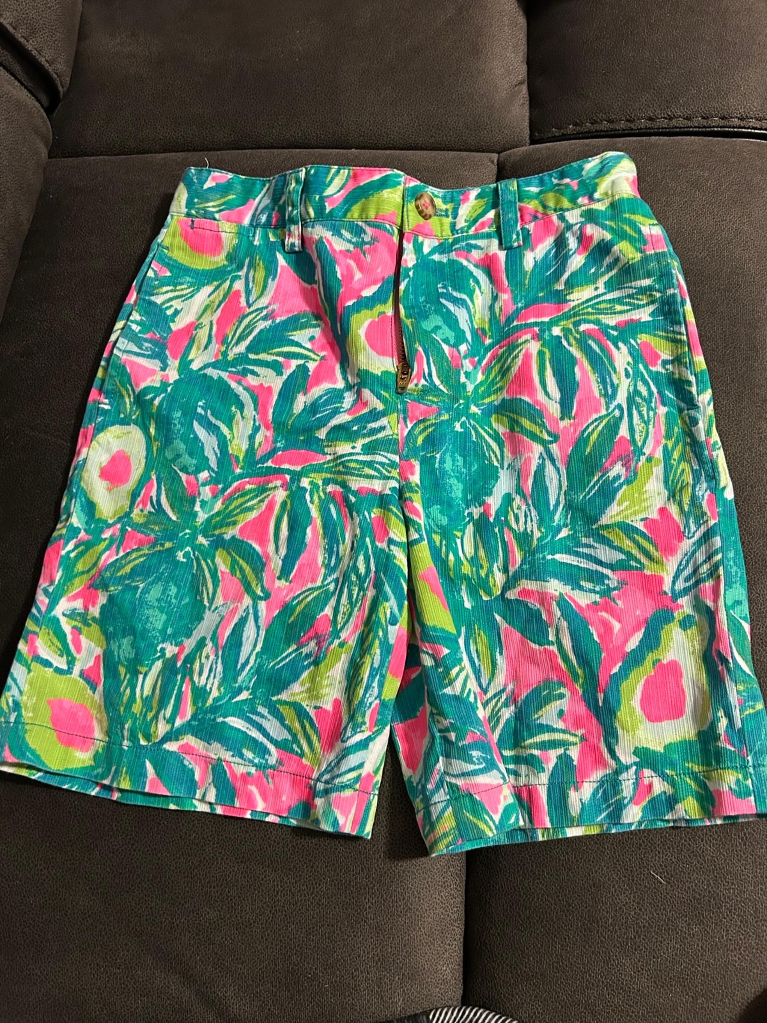 Lilly Pulitzer size 6 shorts