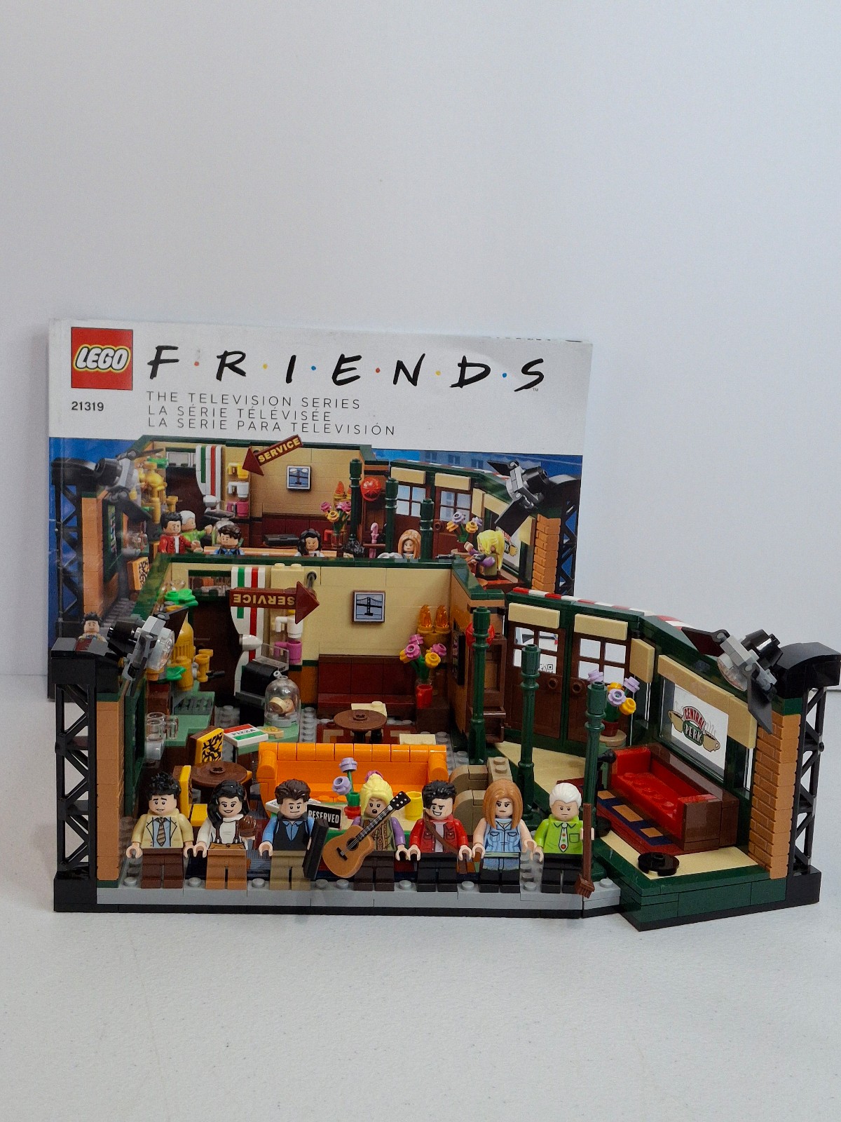 Friends LEGO Set #21319, Central Perk, LEGO® Ideas (2019)