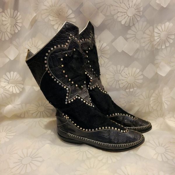 IL vaquero Italy moccasin boots black leather w embellishments JRU