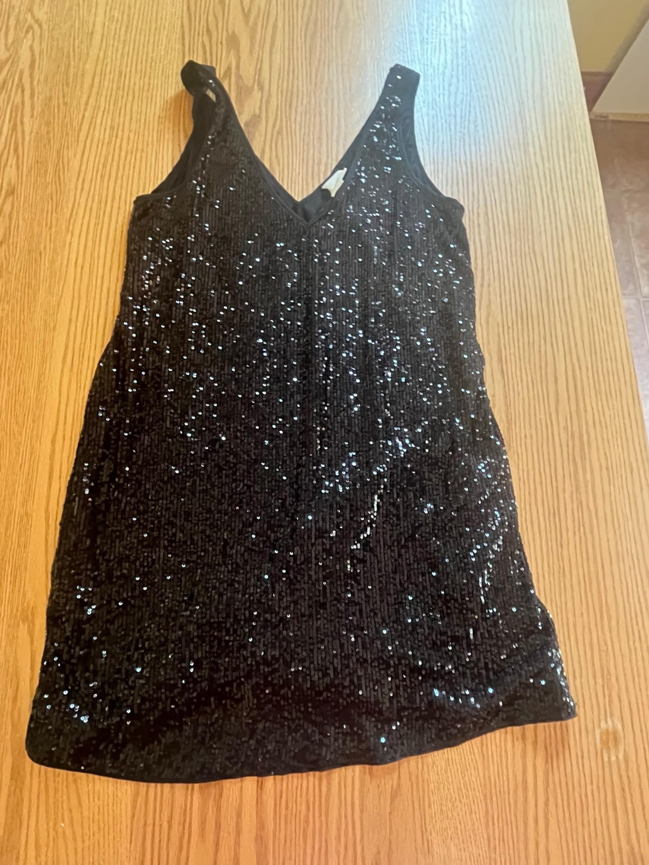 Women’s NWT H&M Black Sequin Party/Cocktail Dress Size Small V Neck