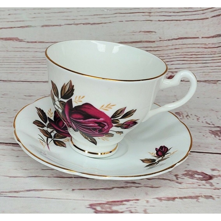 Hamilton Made In England Fine Bone China Red Rose Tea Cup And Saucer Gold Trim