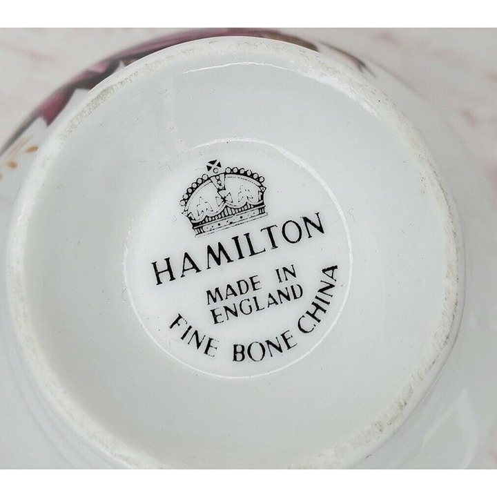 Hamilton Made In England Fine Bone China Red Rose Tea Cup And Saucer Gold Trim - detail