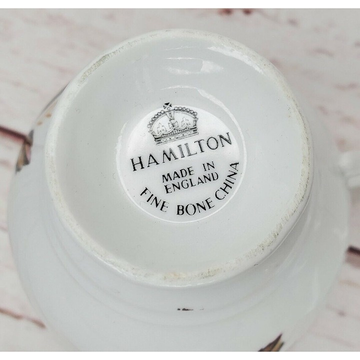 Hamilton Made In England Fine Bone China Red Rose Tea Cup And Saucer Gold Trim - detail