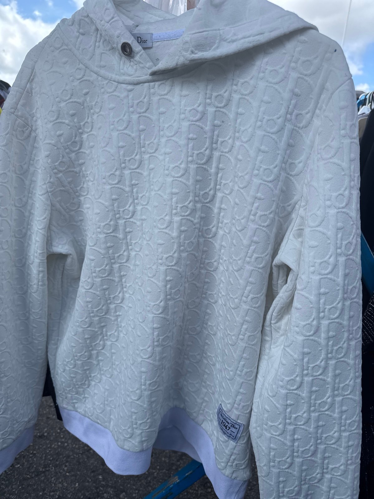Sweatshirt