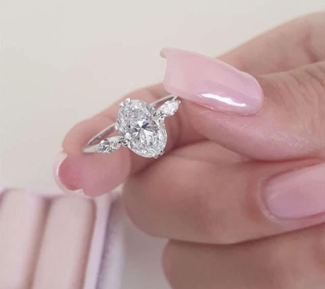 *SALE* 2CT Oval Cut Moissanite Diamond Genuine White gold platinum Engagement Ri